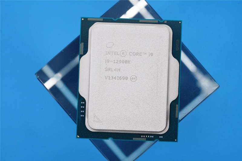 The nuclear bomb is coming! NVIDIA RTX 3090 Ti first evaluation: 16% faster than RX 6900 XT.